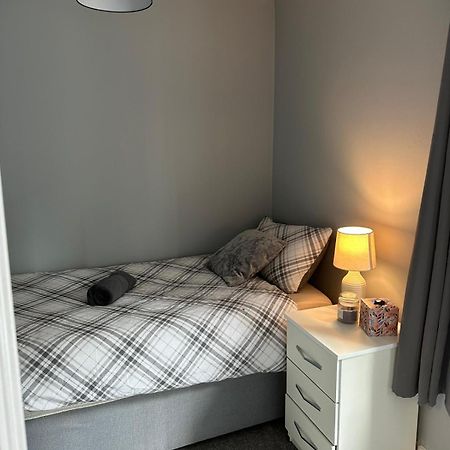 Cosy 2 Bedrooms Apartment Лондон Екстер'єр фото