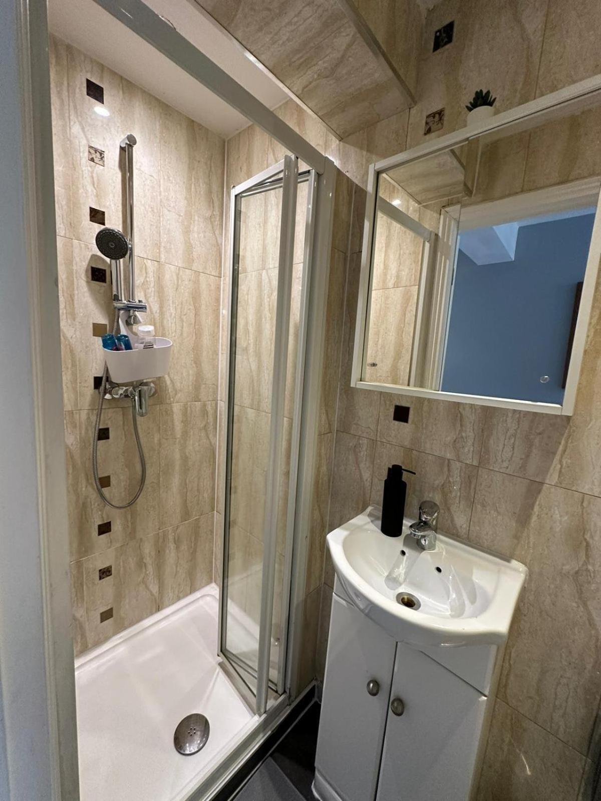 Cosy 2 Bedrooms Apartment Лондон Екстер'єр фото