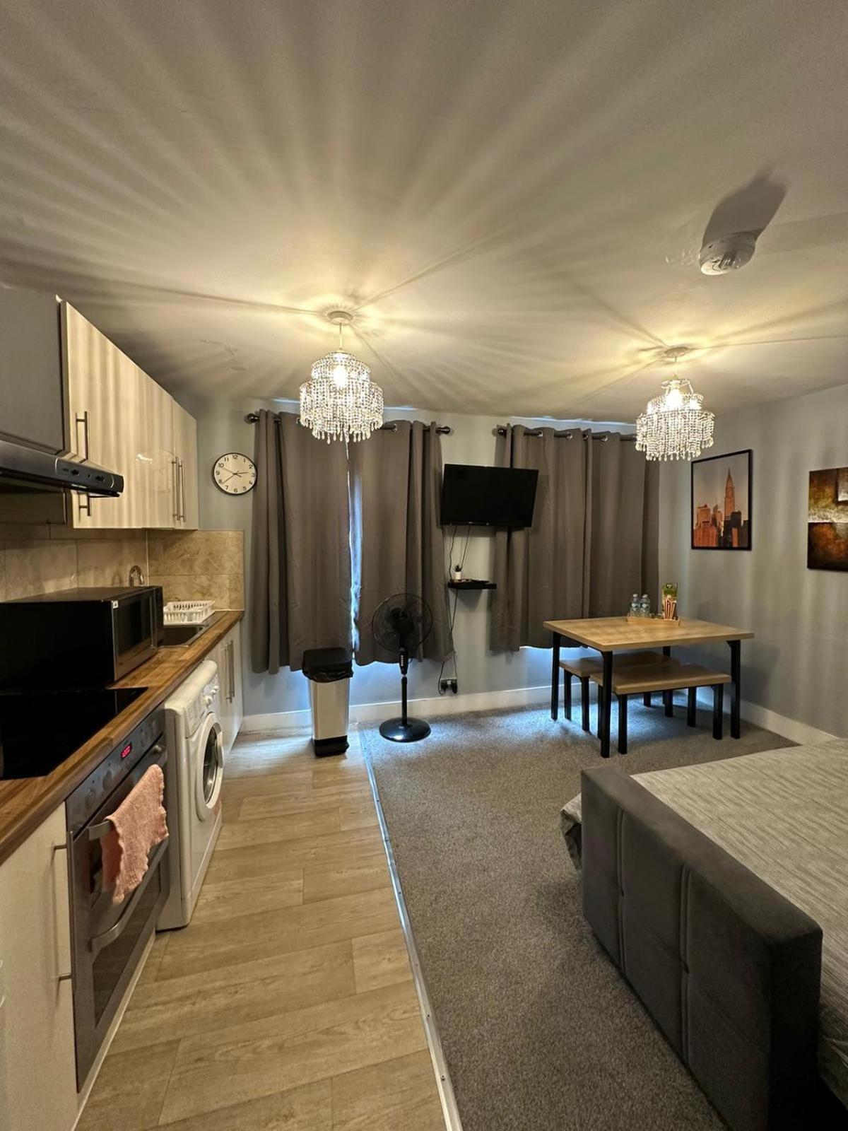 Cosy 2 Bedrooms Apartment Лондон Екстер'єр фото