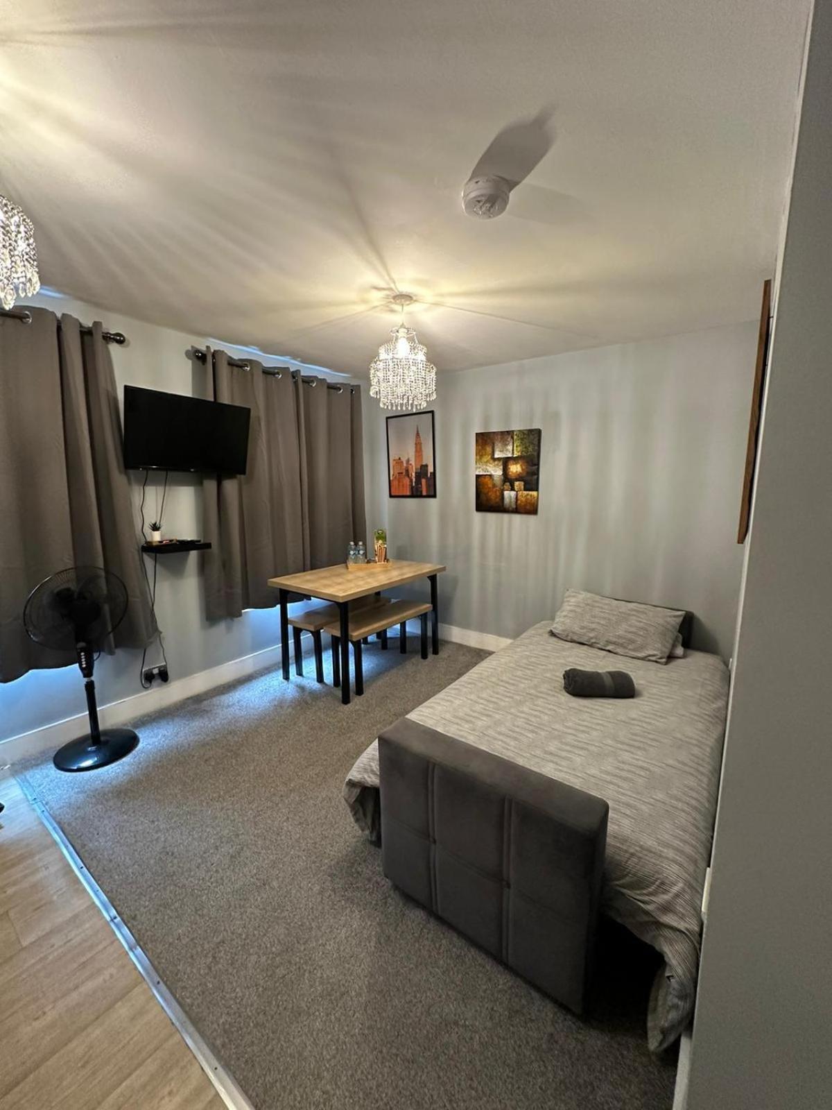 Cosy 2 Bedrooms Apartment Лондон Екстер'єр фото