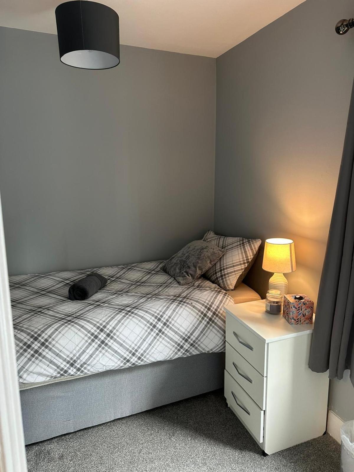 Cosy 2 Bedrooms Apartment Лондон Екстер'єр фото